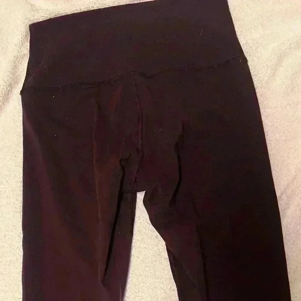 Lululemon Black Cherry  24” leggings perfect preowned